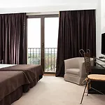 Termes Montbrio & 4*