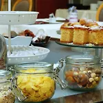 Отель Termes Montbrio & 4*