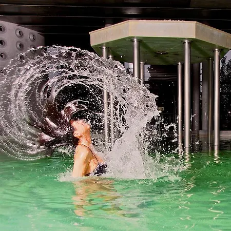 Termes Montbrio & 酒店 4*