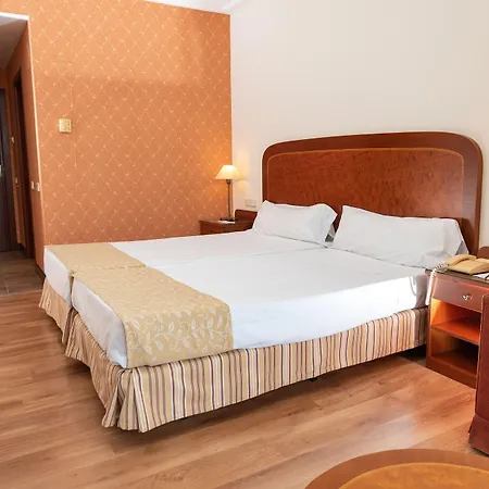 Termes Montbrio & 酒店 4*