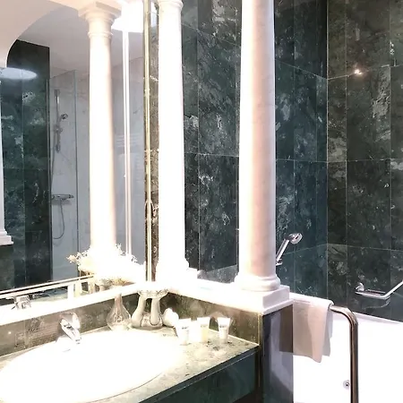 Hotel Termes Montbrio & 4*