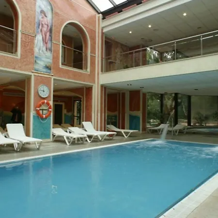 Szálloda Termes Montbrio & 4*