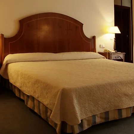 Hotel Termes Montbrio & 4*